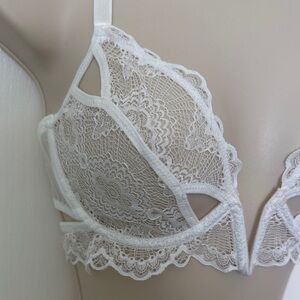 NWOT-Free People Elegant White Lace Bra